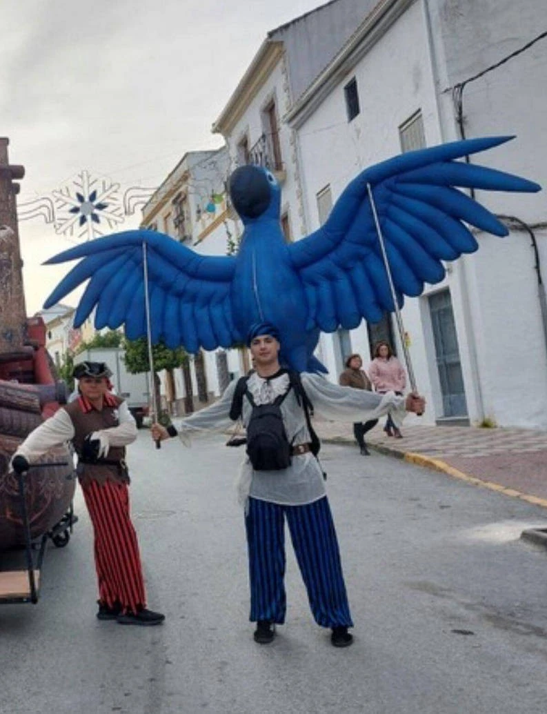 Inflatable flying animals (4)